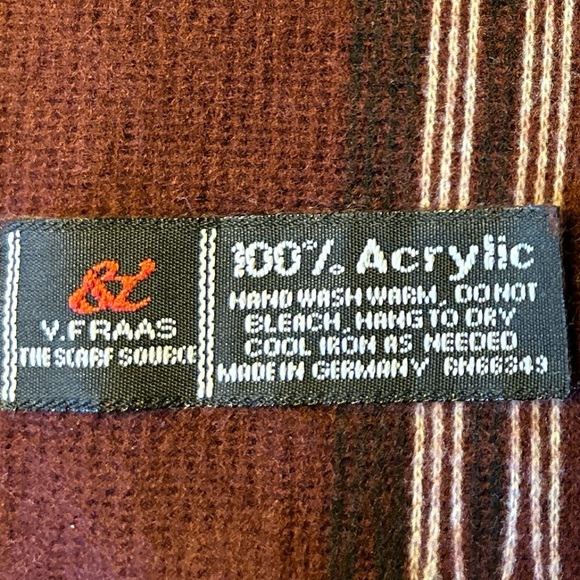 V. Fraas The Scarf Source Maroon Plaid Winter Scarf Germany - Picture 3 of 3